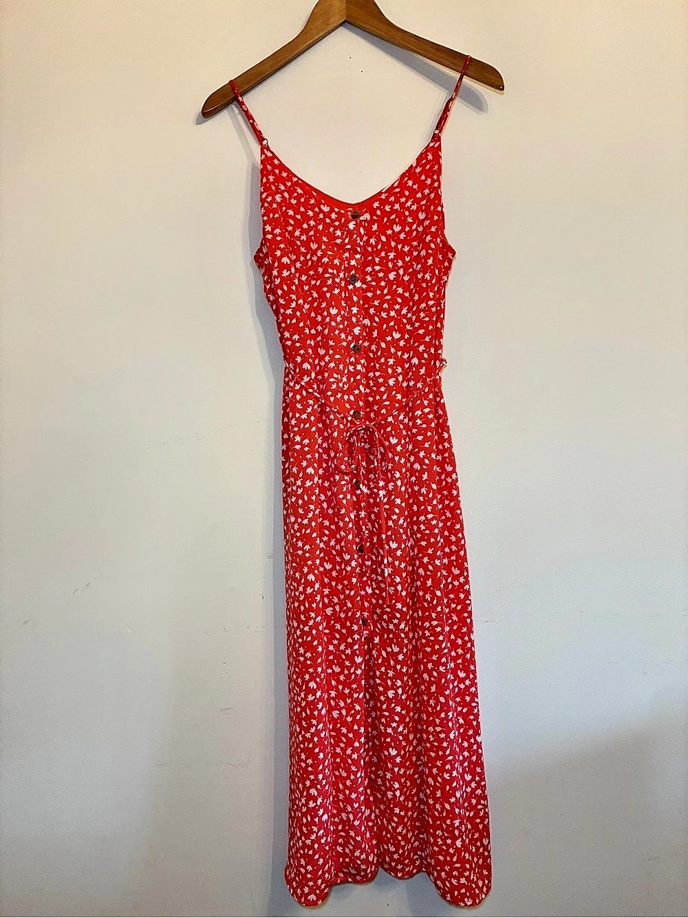 Sienna Sky Floral Maxi Dress in Coral & White Size Medium Like New